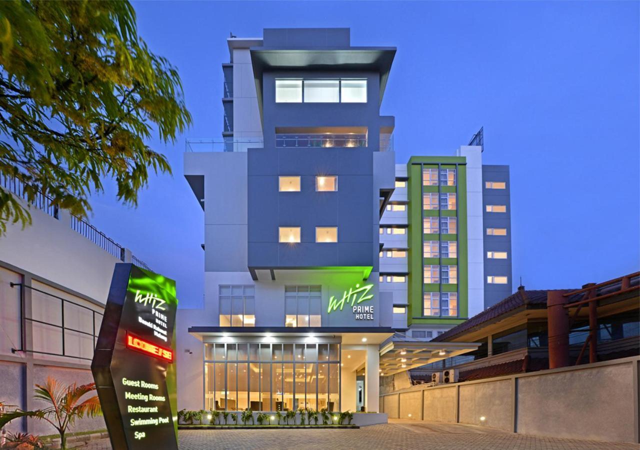 Whiz Prime Hotel Basuki Rahmat Malang Exterior foto