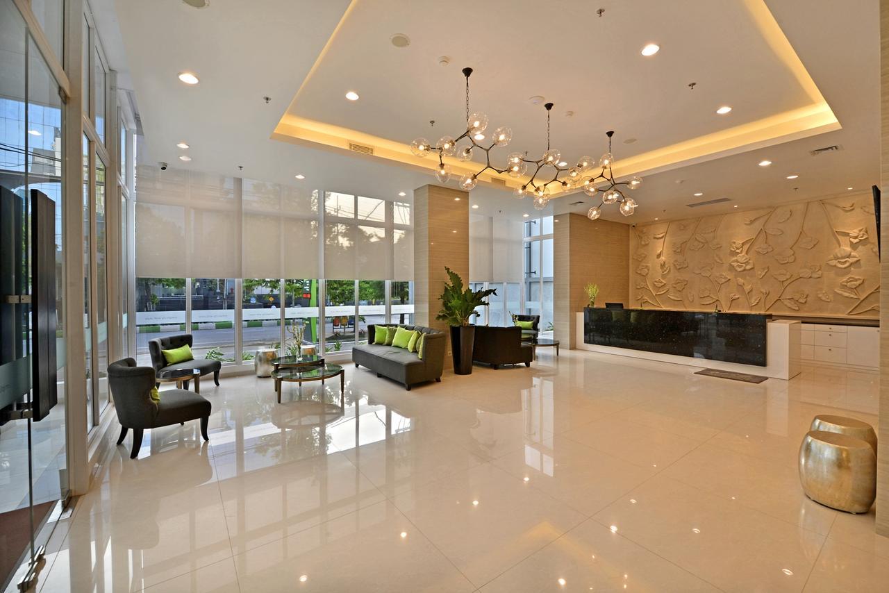 Whiz Prime Hotel Basuki Rahmat Malang Exterior foto